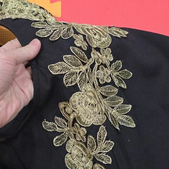 PrettyLittleThing Black Maxi Dress Gold Embroidered Floral Appliqué Size US 8 UK - Picture 11 of 12